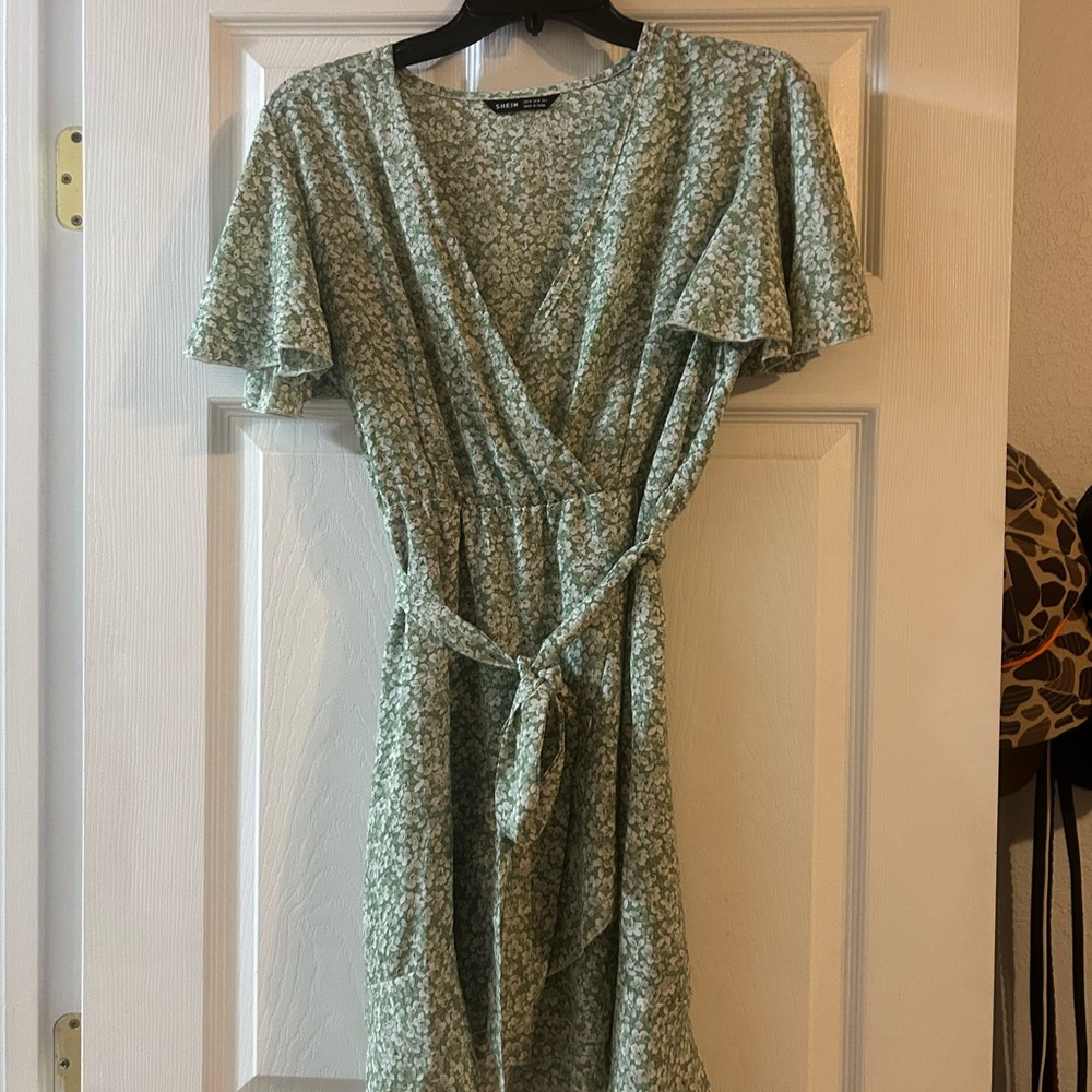SHEIN Green Floral Midi Dress